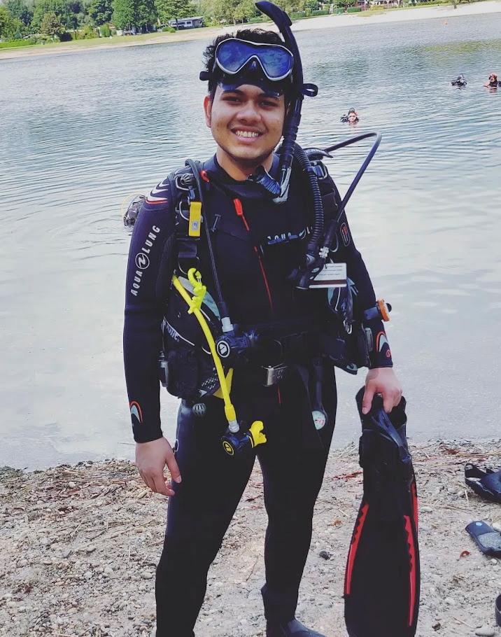 In scuba equipment before a dive
